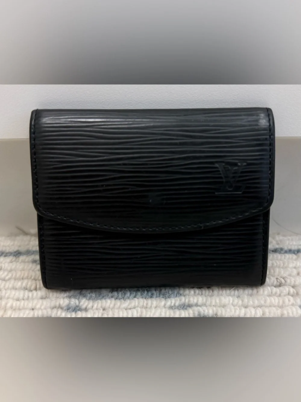 LOUIS VUITTON Unisex Classic Sleek Black Epi-Porte Monnaie Simple Coin Purse